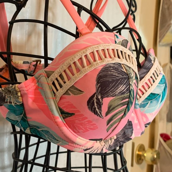 WOMENS - sz small O'rageous Bikini top, peach orange, floral tropical, pushup - Picture 4 of 15